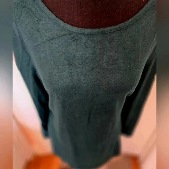 Fortune and Ivy Dark Green knit Women's Top with Button Detail Size XL NWT - Picture 7 of 7